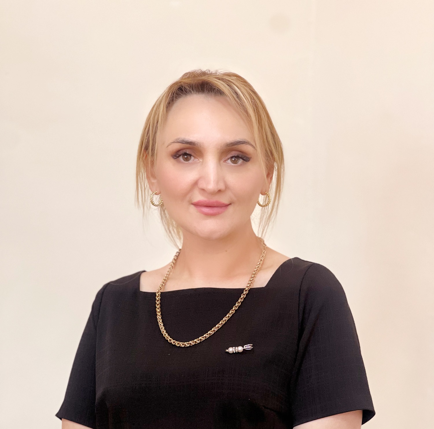 Абужаева Элла Рафиковна.